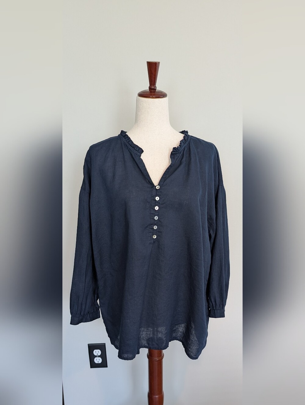 J. Jill Love Linen Women’s Ruffle Collar 1/2 Button Top Navy Blue Size Large